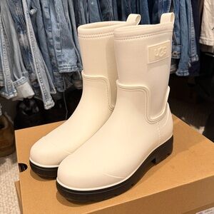 UGG White Droplet Mid Boot